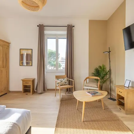 Guest house Croma - *