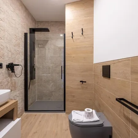 Guest house Croma - *