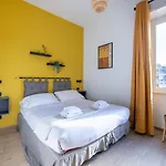 Croma - 4*